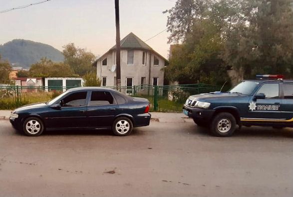 На Прикарпатті чоловіку, який побив поліцейського, загрожує до п’яти років тюрми