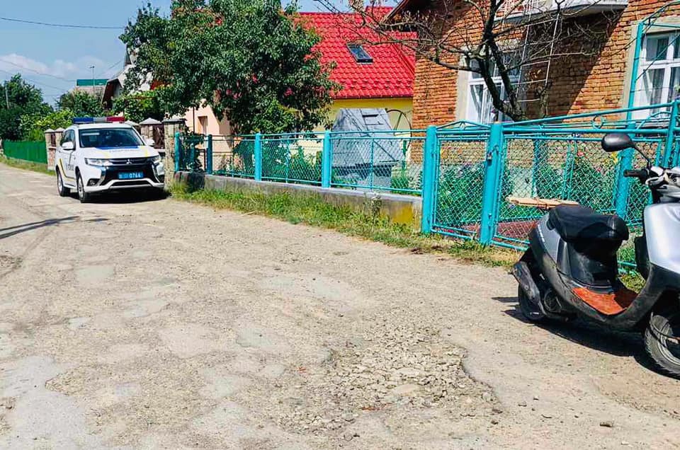 П'яний прикарпатець викрав чужий мопед та збив жінку ФОТО