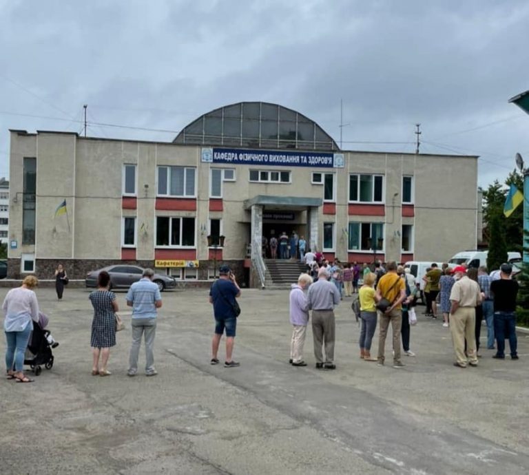 Відтепер івано-франківців вакцинують від COVID-19 вакциною Moderna