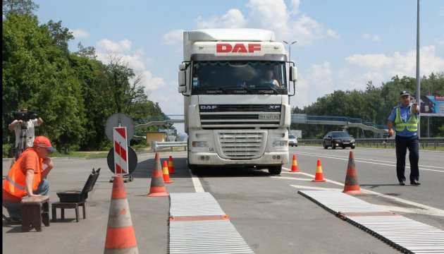 Більше 60 порушень вагового контролю зафіксували на Франківщині