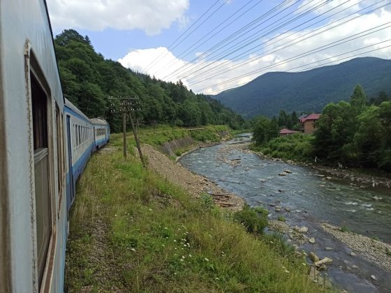 Мандрівник показав найживописніші залізничні маршрути в Карпатах ФОТО