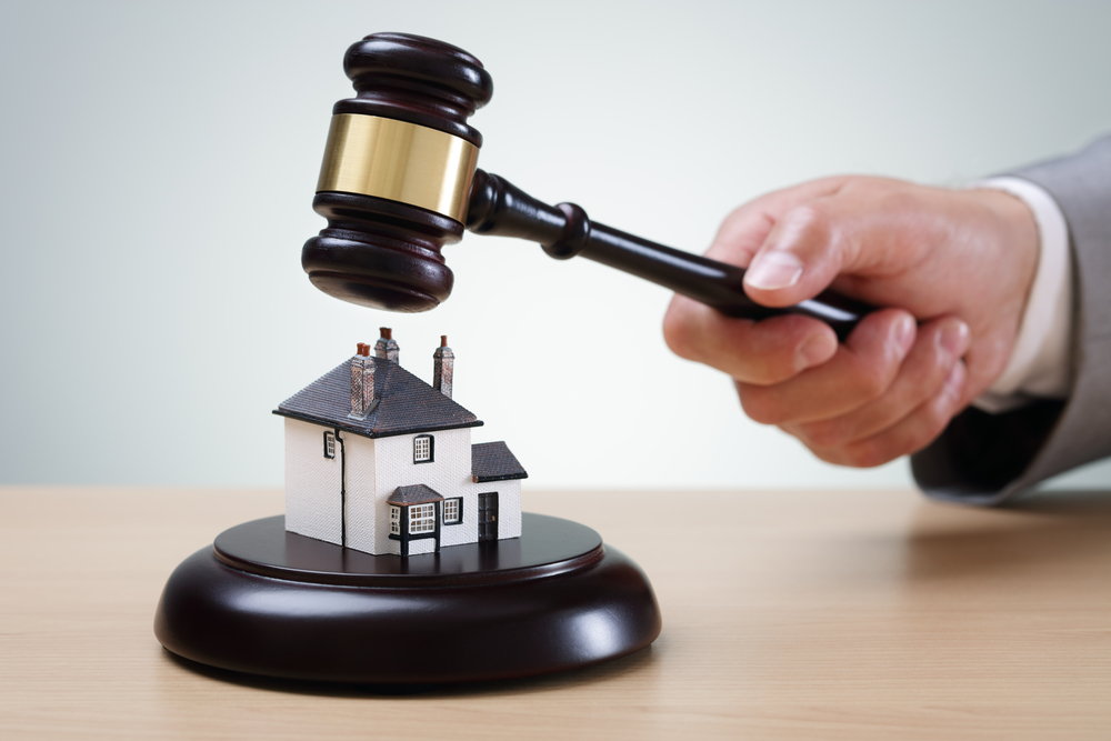 У Франківську з молотка продадуть ще десять нежитлових приміщень