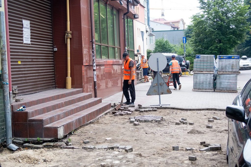 На одній із центральних вулиць Франківська з'явиться бруківка