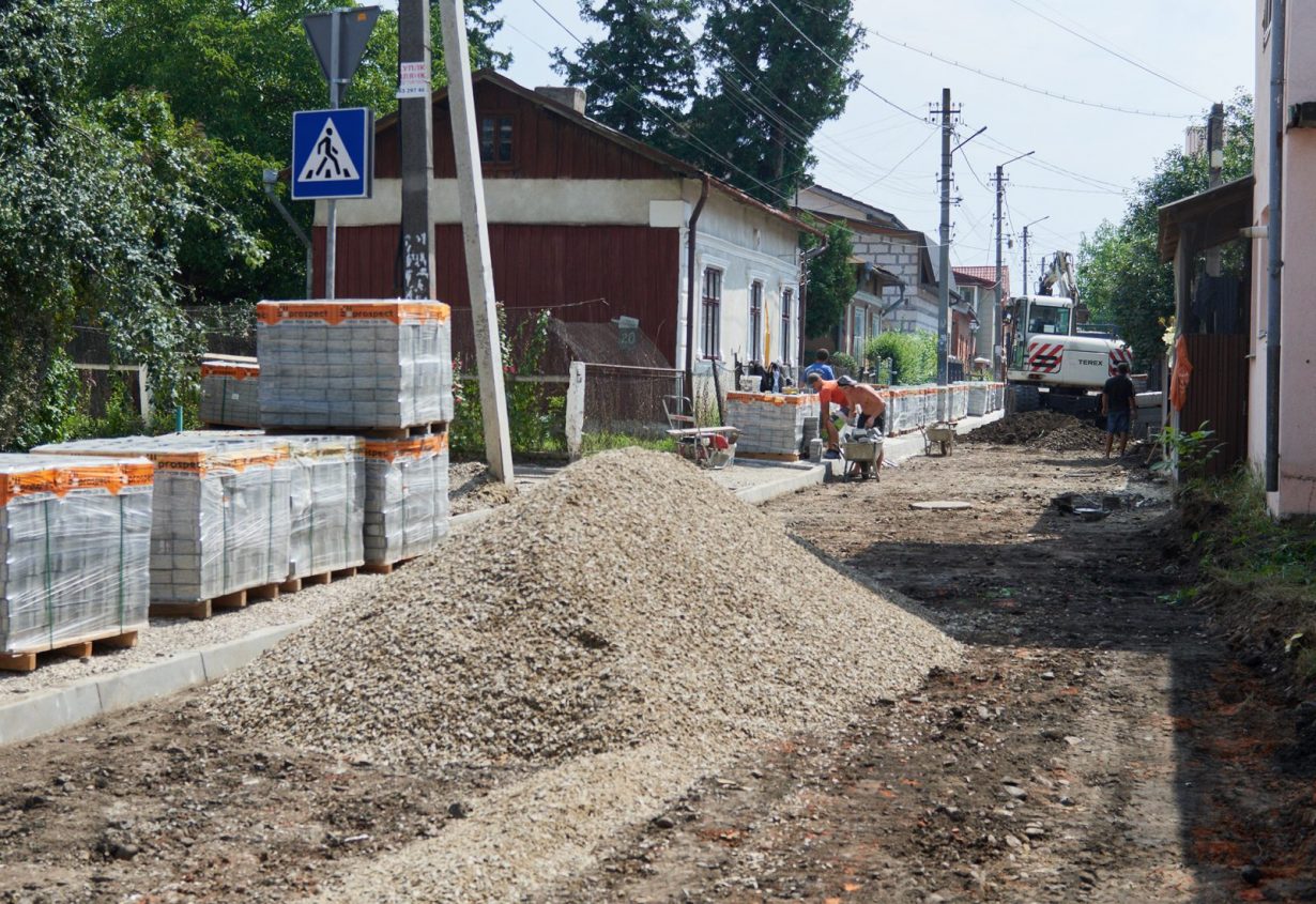 У Франківську розпочали ремонт вулиці, яка стала переможцем програми “Бюджет участі-2021”