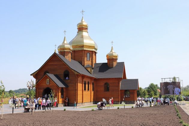 Митрополит Епіфаній освятив новозбудований храм на Коломийщині ФОТО