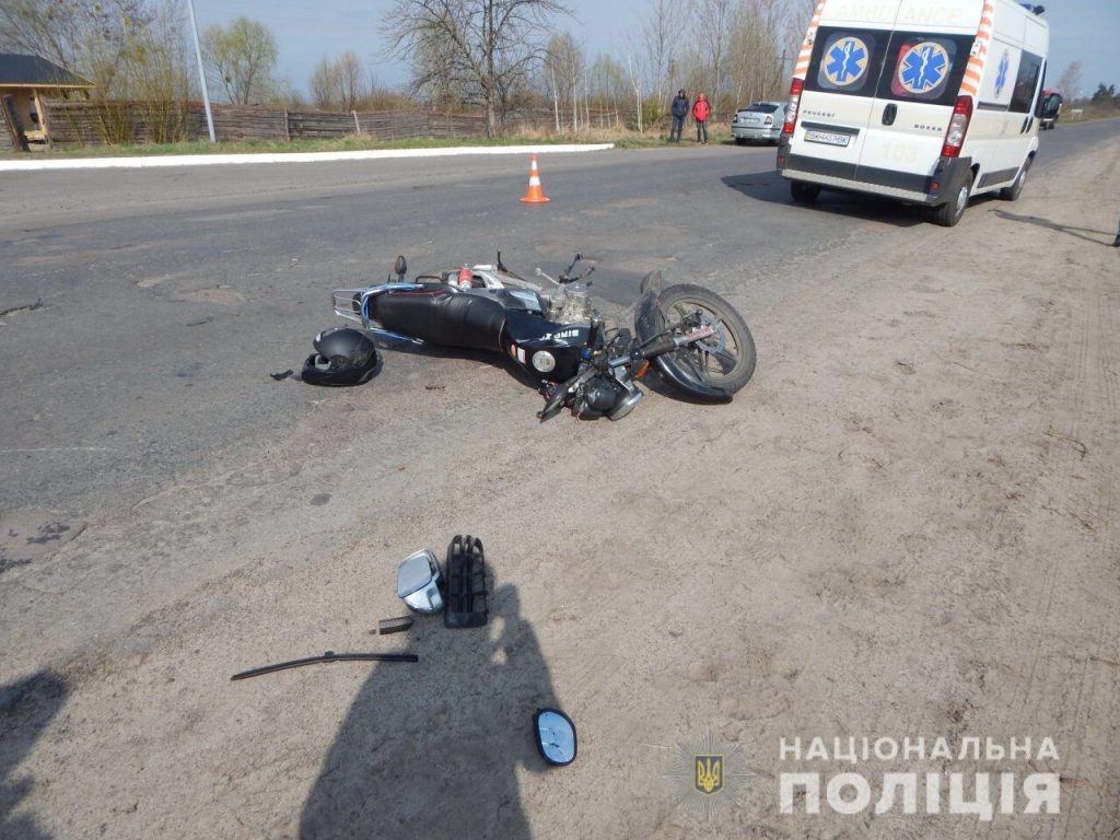 Внаслідок ДТП у Бурштині постраждав мотоцикліст ВІДЕО