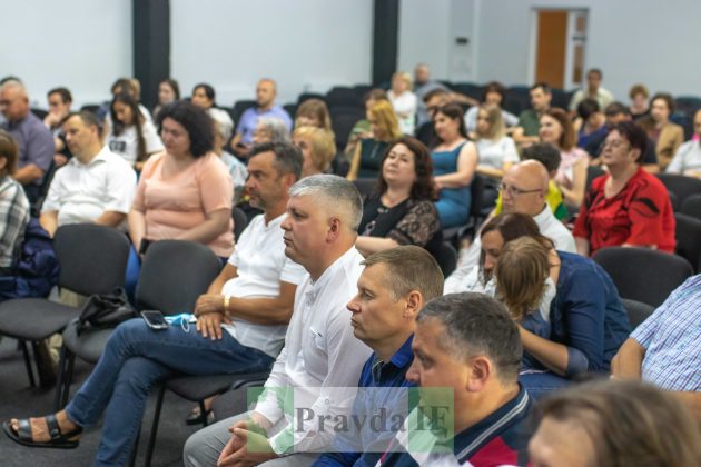 У Франківську презентували книгу про Зеновія Соколовського ФОТОРЕПОРТАЖ