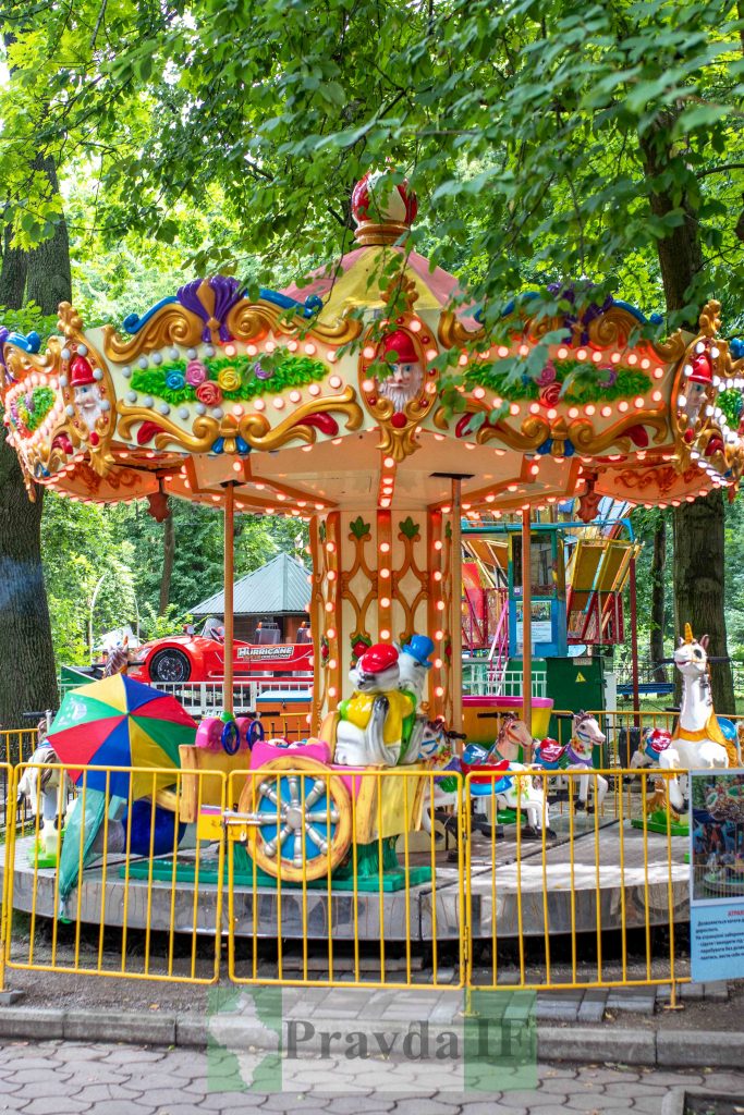 атракціонів