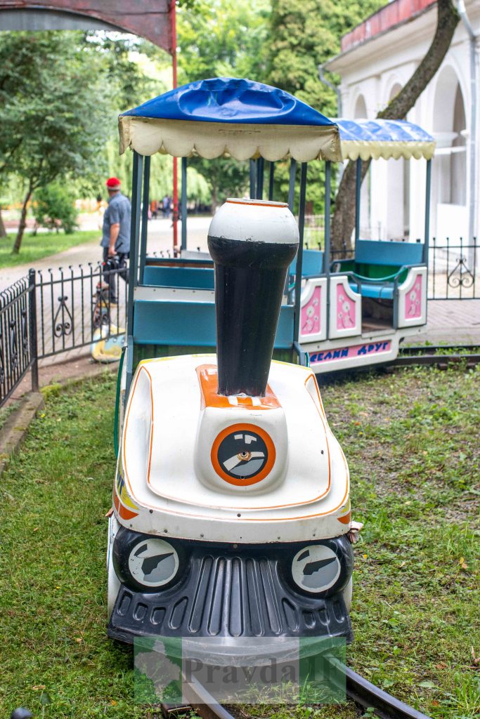 атракціонів