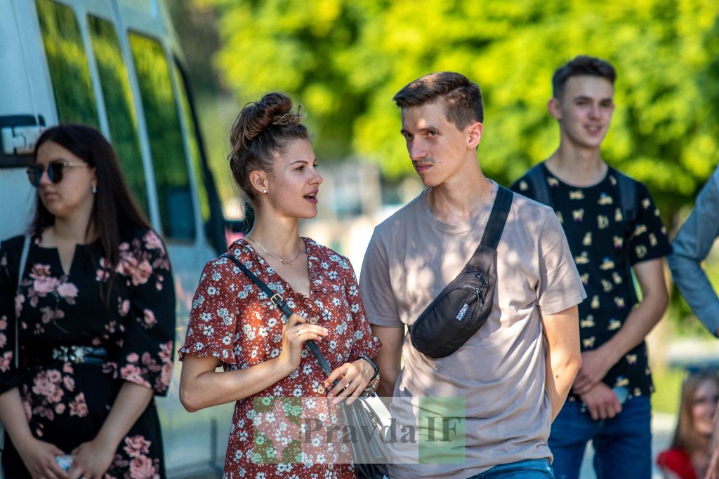 вечірку