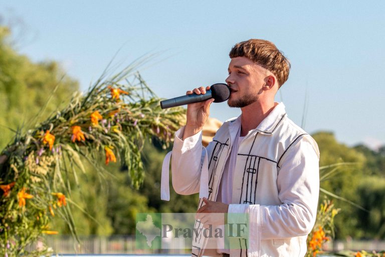 В Івано-Франківську влаштували купальську вечірку ФОТОРЕПОРТАЖ