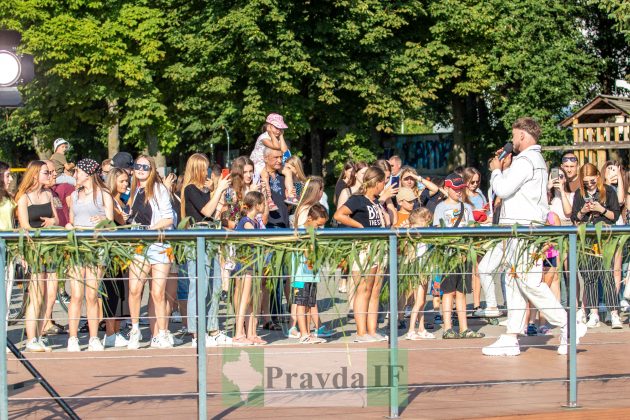 В Івано-Франківську влаштували купальську вечірку ФОТОРЕПОРТАЖ