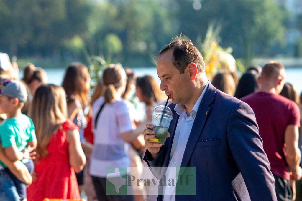 вечірку