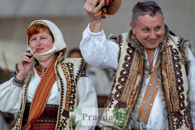 У Косові відбувся унікальний показ гуцульської моди "Лудинє-Фамілія" ФОТОРЕПОРТАЖ