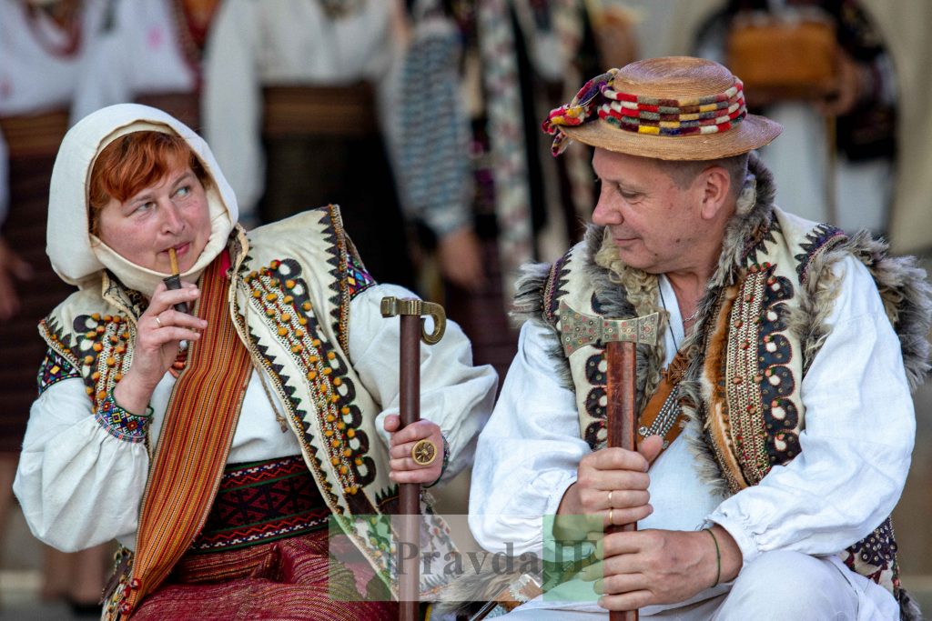 У Косові відбувся унікальний показ гуцульської моди "Лудинє-Фамілія" ФОТОРЕПОРТАЖ