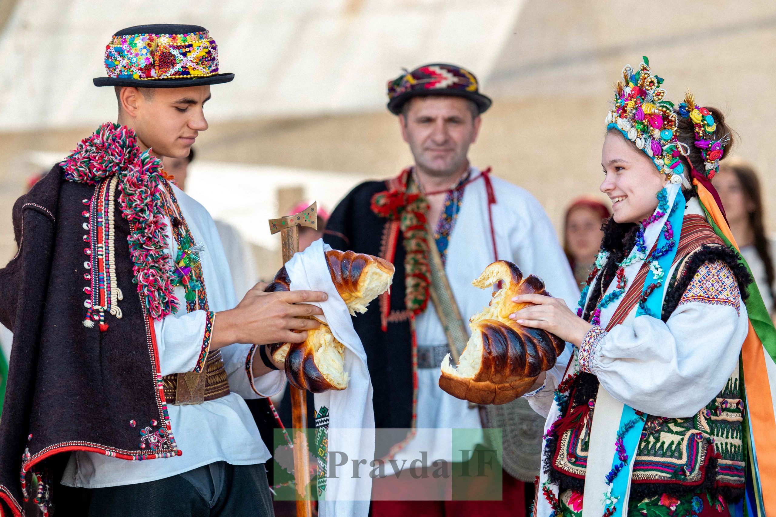 У Косові відбувся унікальний показ гуцульської моди "Лудинє-Фамілія" ФОТОРЕПОРТАЖ