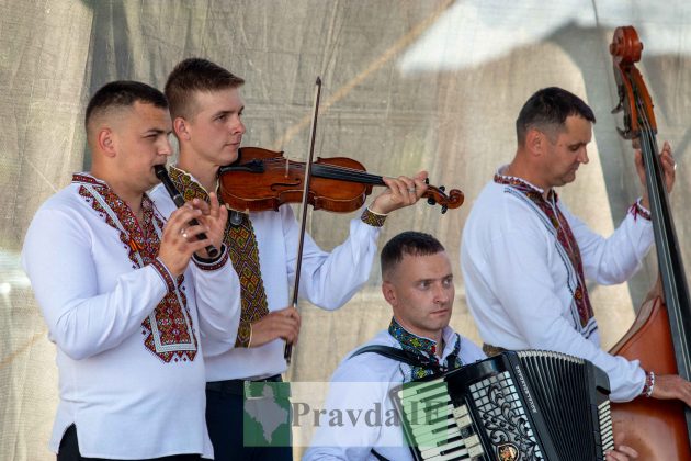 У Косові відбувся унікальний показ гуцульської моди "Лудинє-Фамілія" ФОТОРЕПОРТАЖ