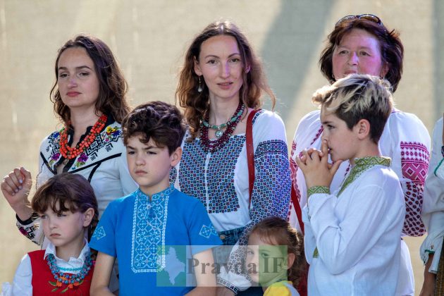 У Косові відбувся унікальний показ гуцульської моди "Лудинє-Фамілія" ФОТОРЕПОРТАЖ