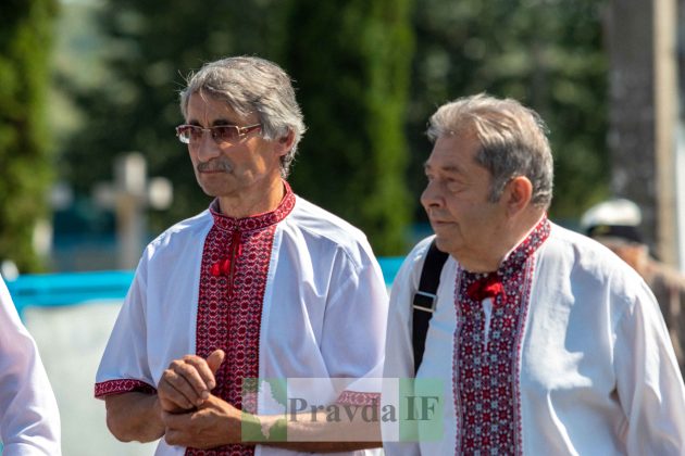 «Розвалили хати, а нас забрали і вивезли». Як прикарпатців «добровільно» переселяли на південь України ФОТРЕПОРТАЖ