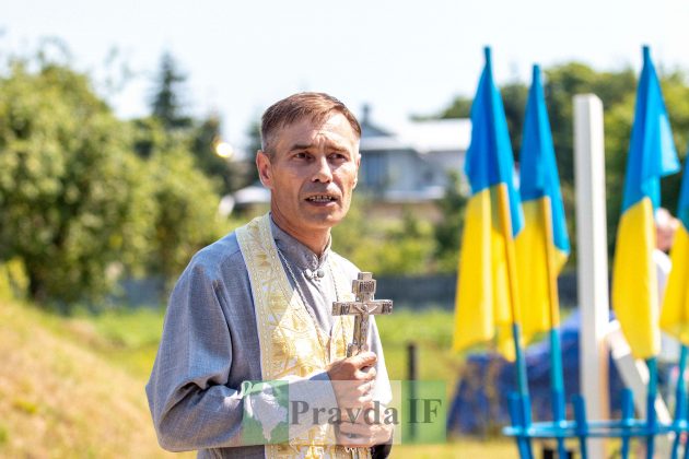 «Розвалили хати, а нас забрали і вивезли». Як прикарпатців «добровільно» переселяли на південь України ФОТРЕПОРТАЖ