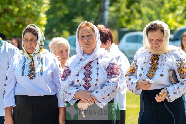 «Розвалили хати, а нас забрали і вивезли». Як прикарпатців «добровільно» переселяли на південь України ФОТРЕПОРТАЖ