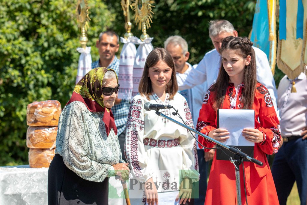 «Розвалили хати, а нас забрали і вивезли». Як прикарпатців «добровільно» переселяли на південь України ФОТРЕПОРТАЖ