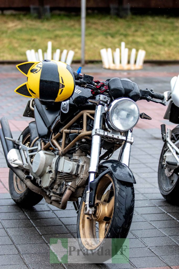 мотоциклісти