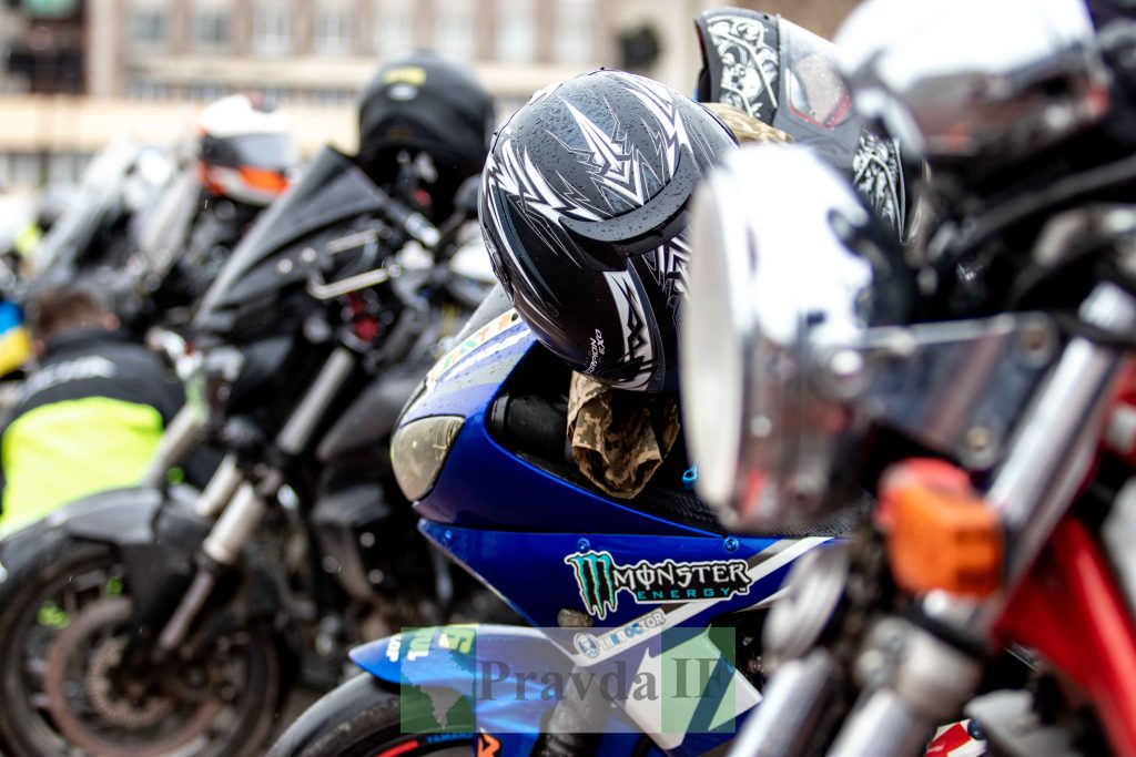 мотоциклісти