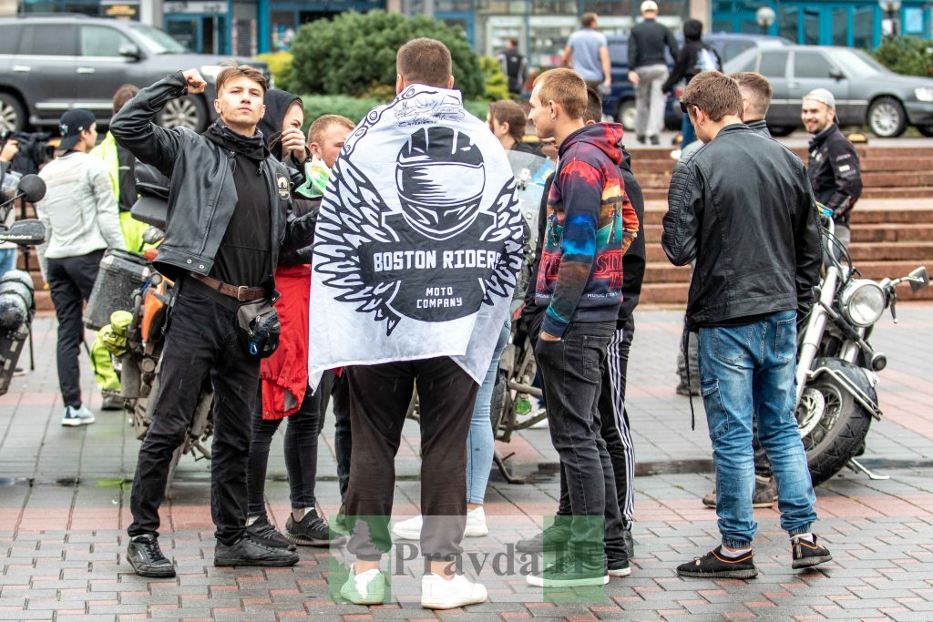 мотоциклісти