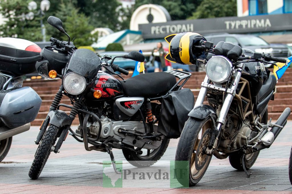 мотоциклісти