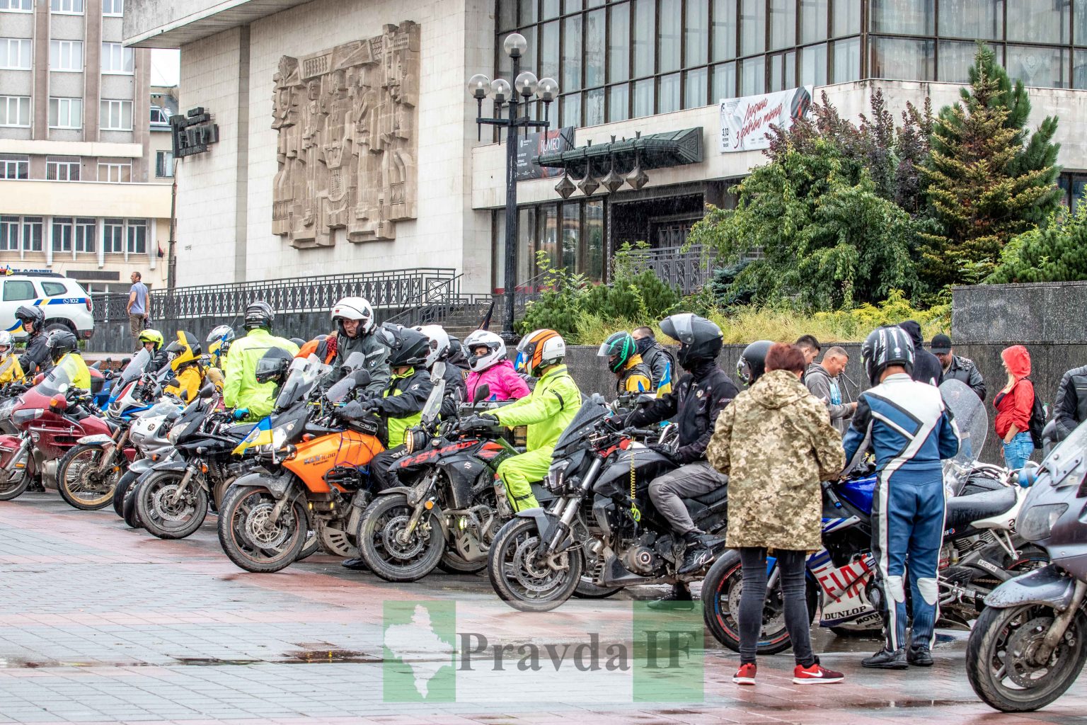 мотоциклісти