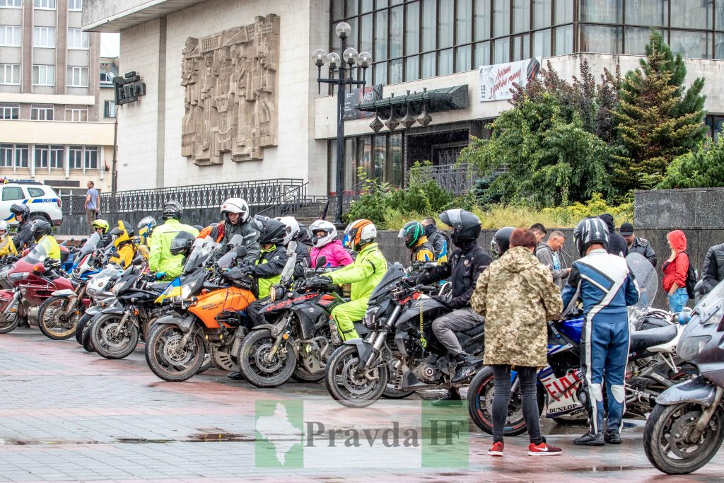 мотоциклісти