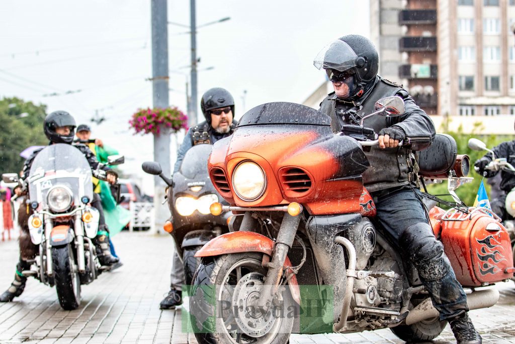 мотоциклісти