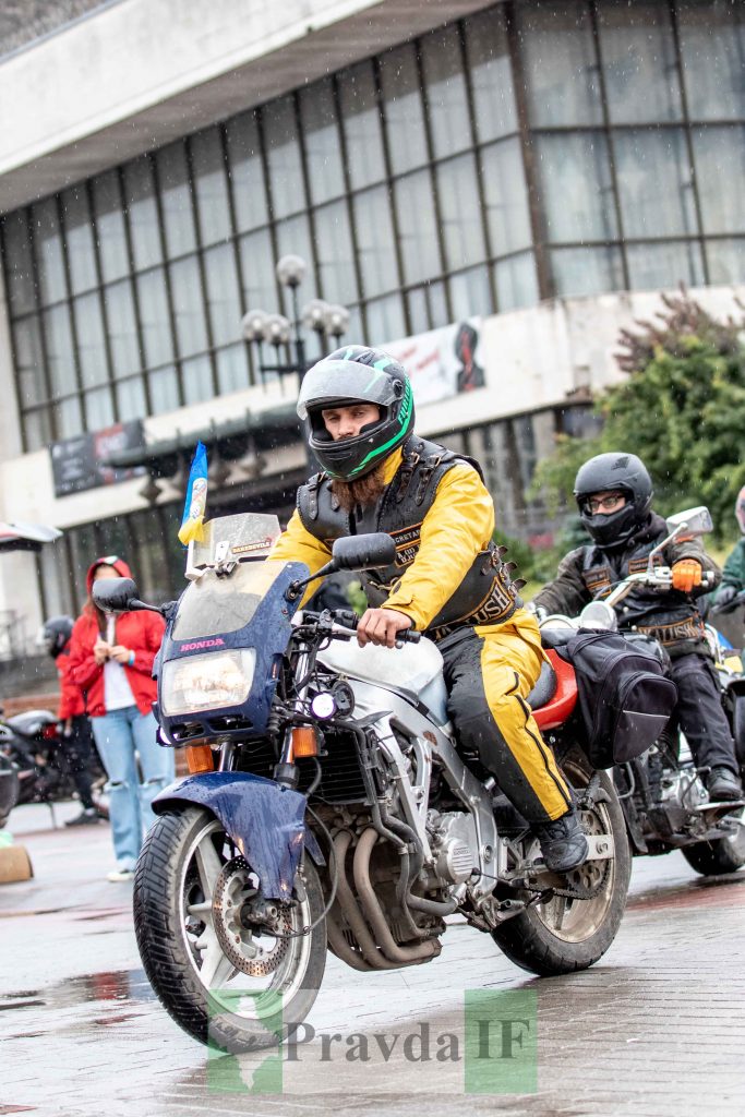 мотоциклісти