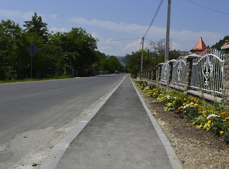 На Прикарпатті капітально відремонтували ще одну дорогу ФОТО