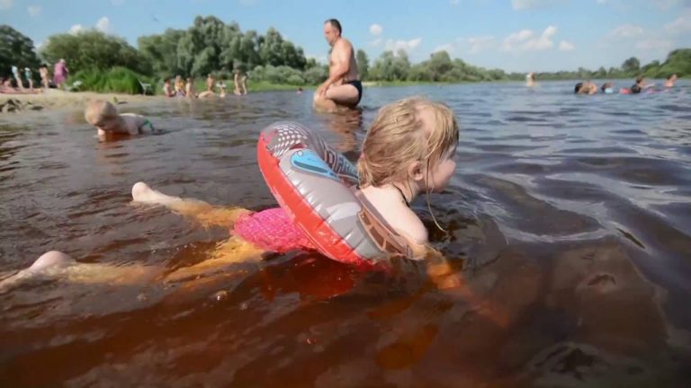 Прикарпатські рятувальники не пустили купатися дітей, які були без нагляду дорослих