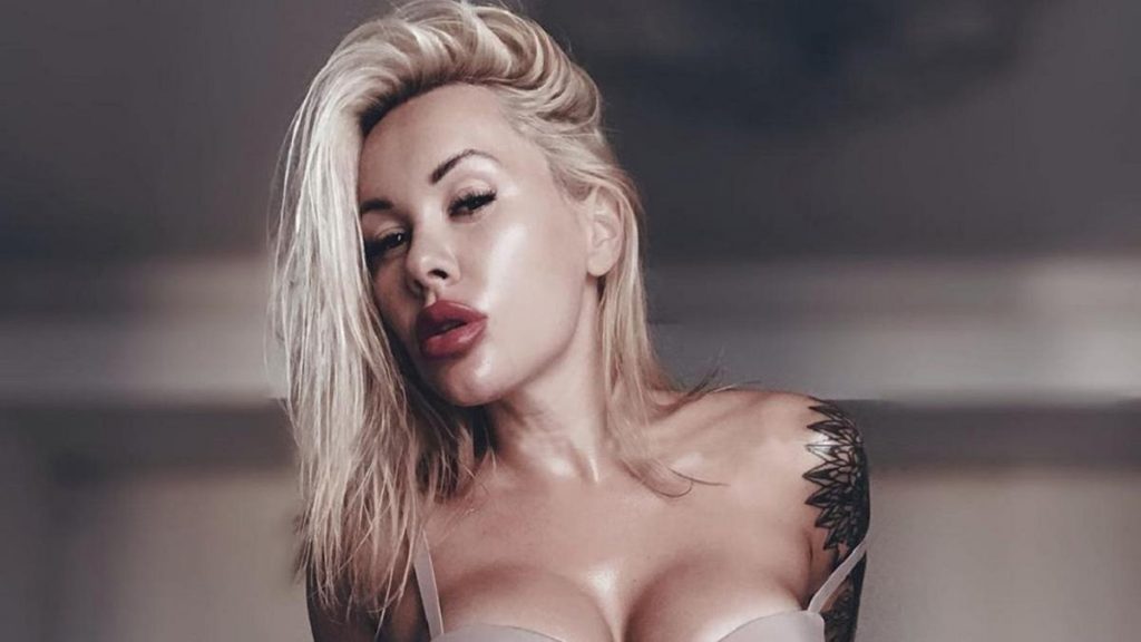Скандальна Ірина Морозюк поділилася пікантними світлинами ФОТО 16+