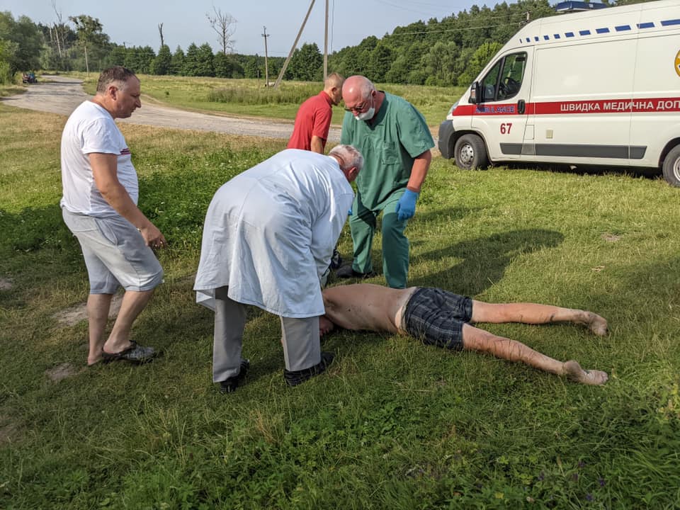 П'яний франківець ледь не втопився, купаючись у міському озері