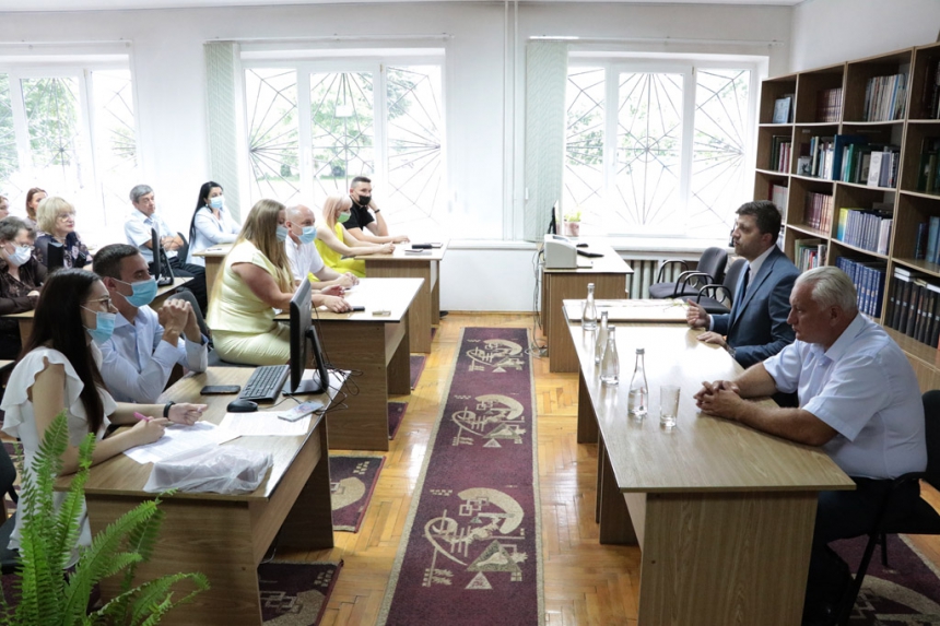 Голова Державної архівної служби України провів робочу зустріч із працівниками прикарпатського архіву