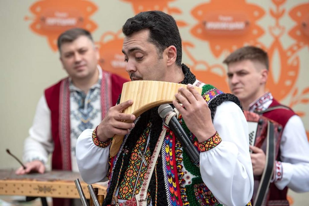 Історія єдиного майстра з Прикарпаття, який робить Флейту Пана ФОТО