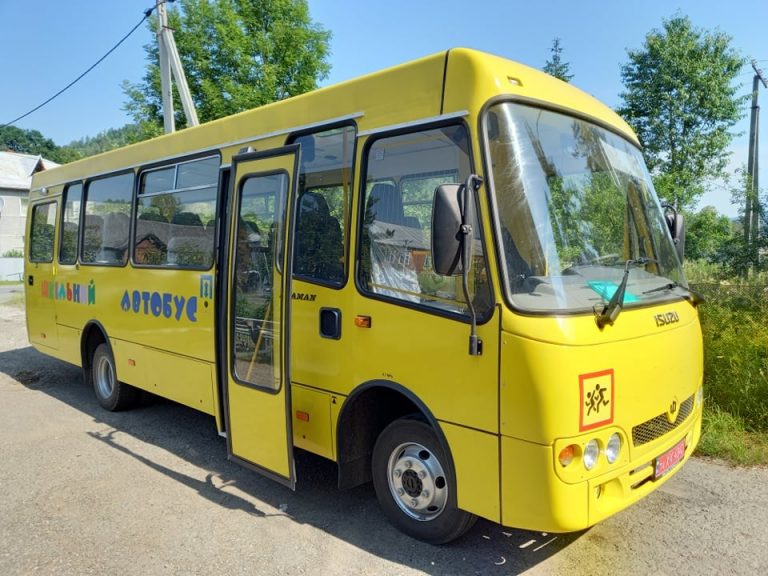 Косівська громада придбала шкільний автобус ФОТО