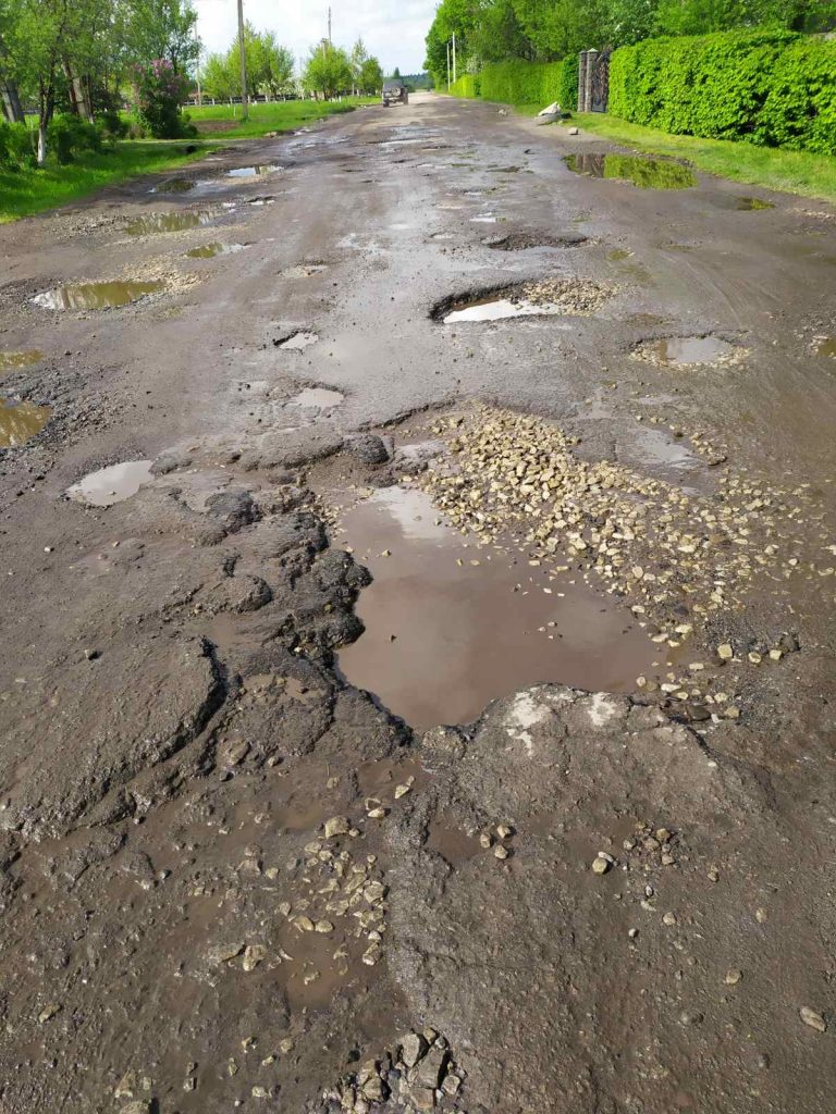 Протести селян на Долинщині дали результат: Влада виділила півмільйона на ремонт дороги ФОТО