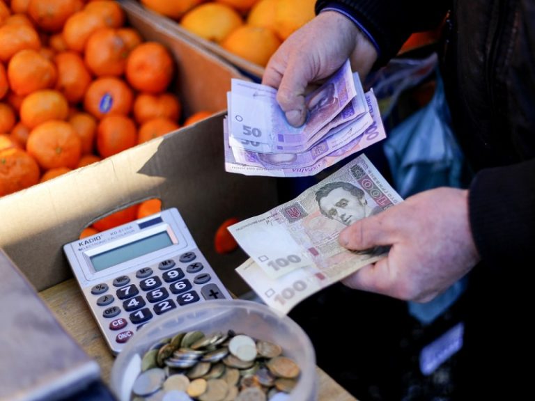 Від продуктів харчування до комуналки: восени на Прикарпатті слід очікувати підняття цін та тарифів