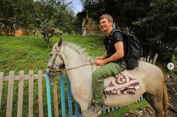 Популярний телеведучий Дмитро Комаров вирішив оселитися на Прикарпатті