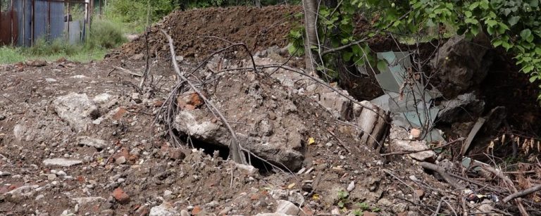 В Дем’яновому Лазі влаштували сміттєзвалище