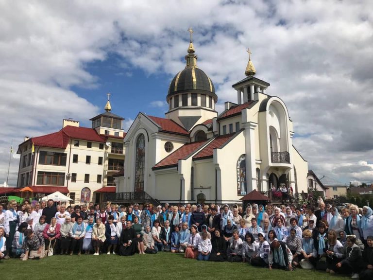 В Івано-Франківську відбувся з'їзд спільнот «Матері в молитві»