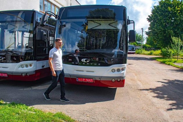 До Івано-Франківська прибули нові комунальні автобуси ФОТО