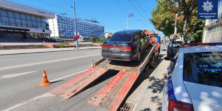 Франківські поліцейські виявили два транспортні засоби, які розшукувалися виконавчою службою