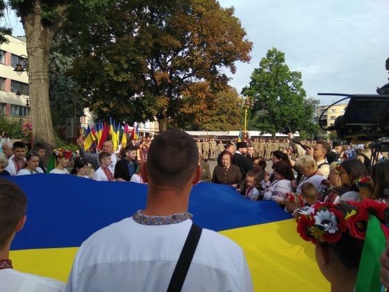 У центрі Івано-франківська урочисто відзначили День Прапора ФОТО