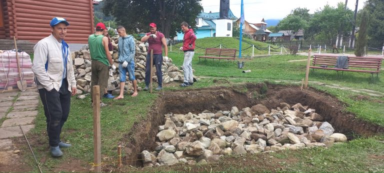 У Космачі розпочали будівництво пам'ятника писанці "Келія Сонця"